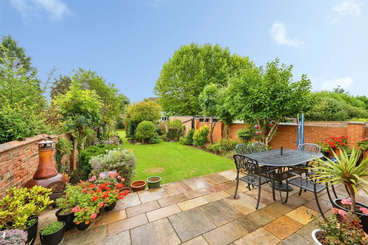 Beverley Crescent, Bedford, MK40, photo 16