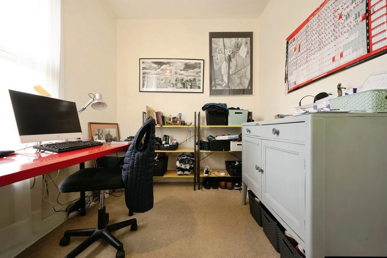 Beverley Crescent, Bedford, MK40, photo 12