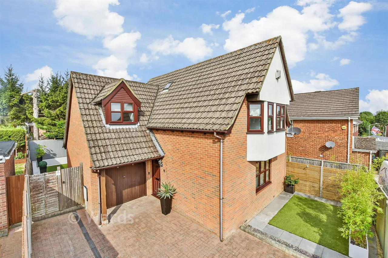 4 bed house for sale, Little John Avenue, Walderslade, ME5