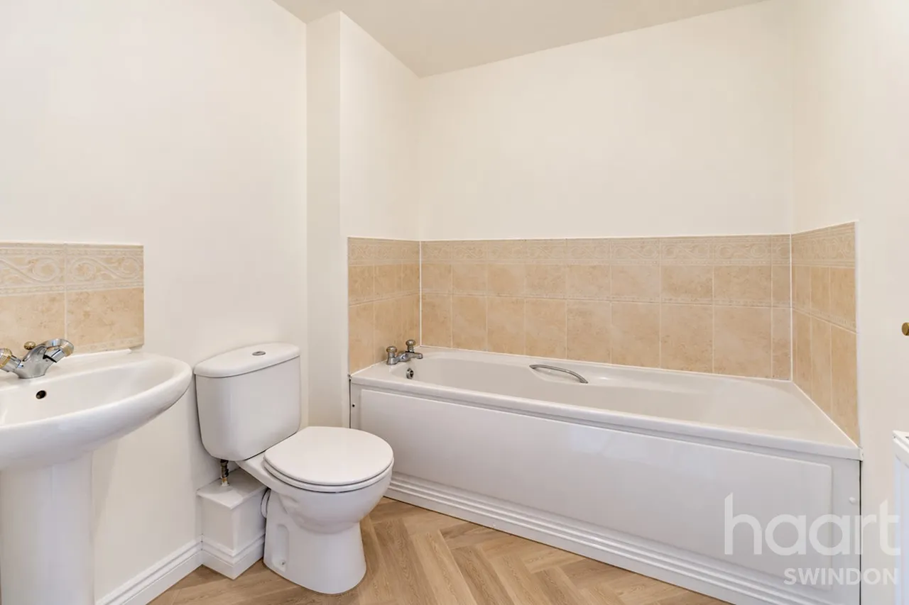 Winton Road, Swindon, SN3, photo 12