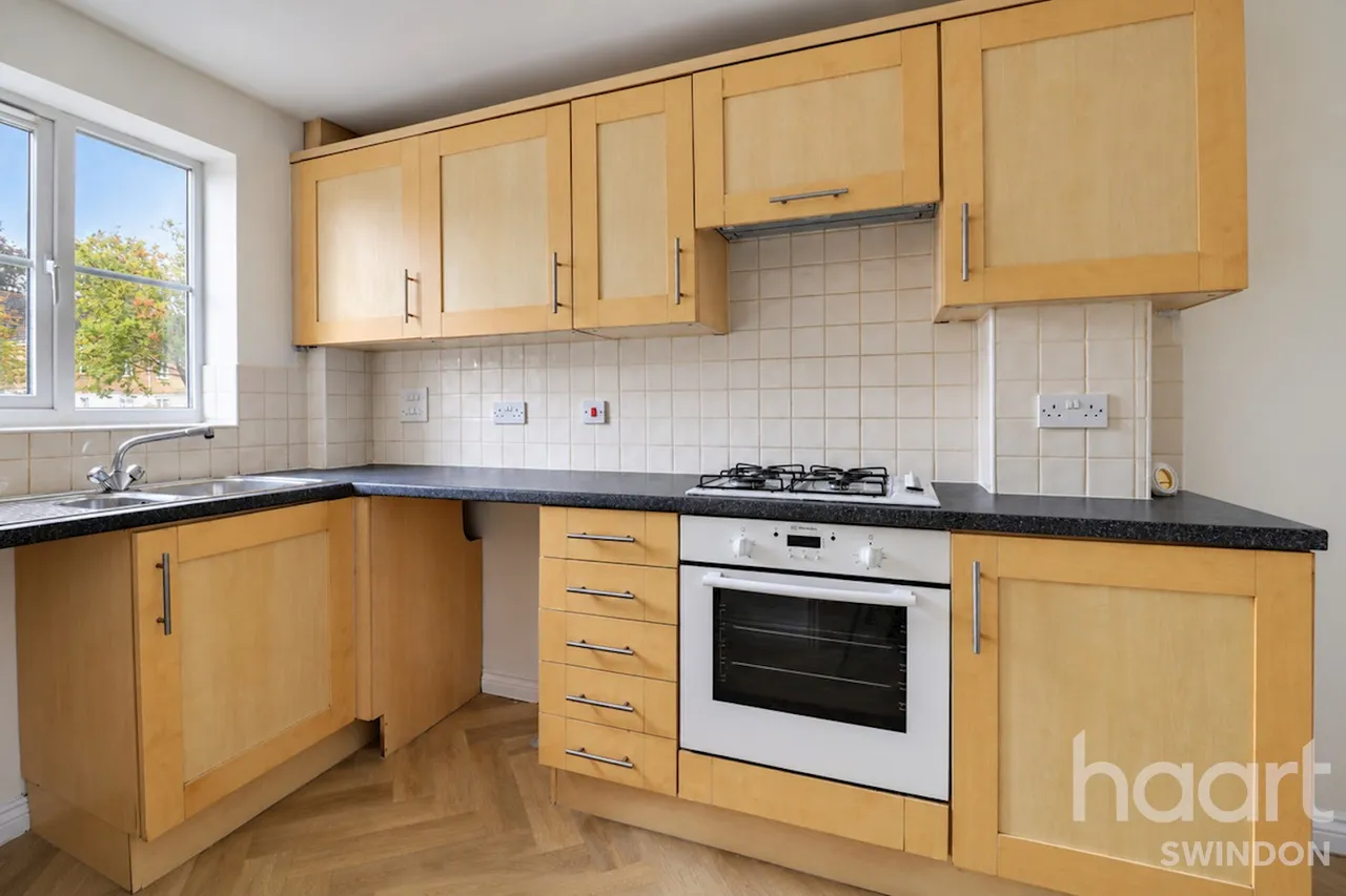 Winton Road, Swindon, SN3, photo 7