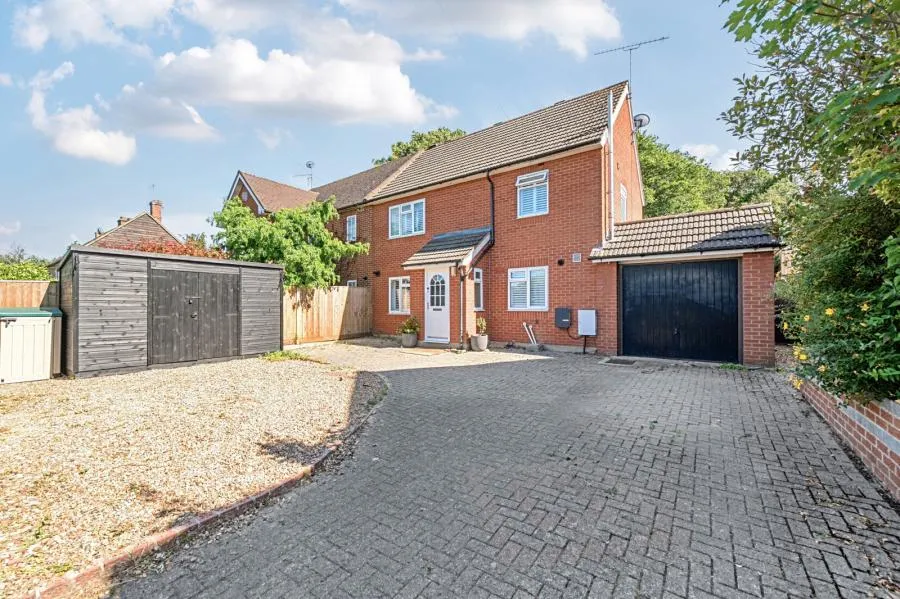 Rapleys Field, Pirbright, GU24, photo 28