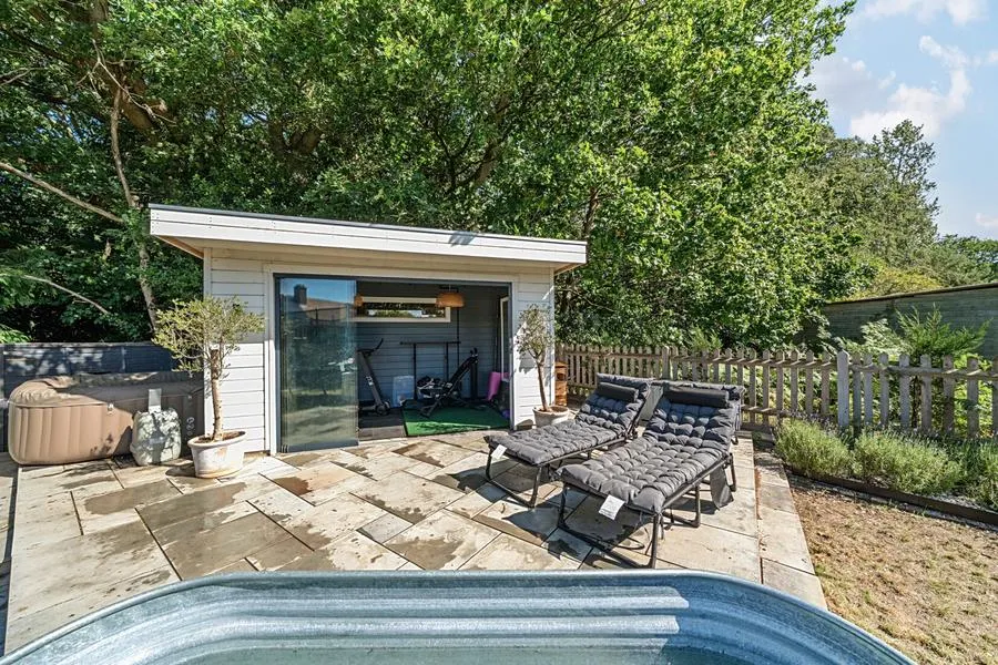 Rapleys Field, Pirbright, GU24, photo 21