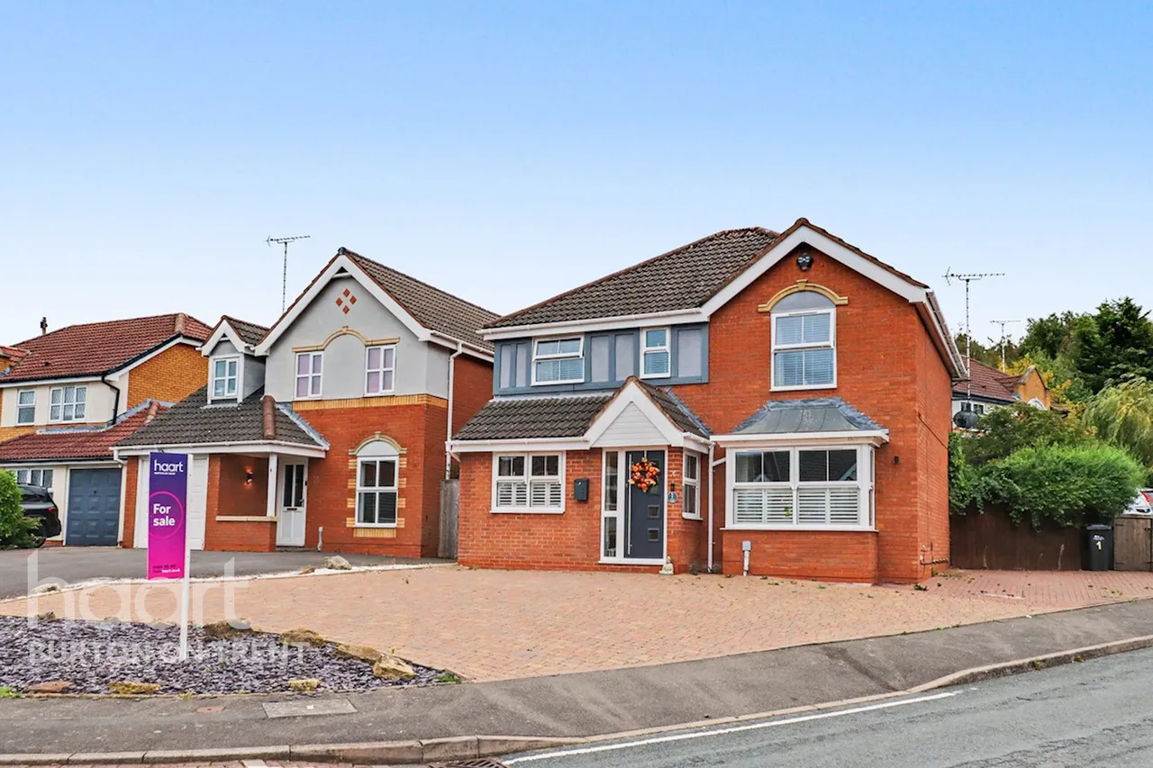 4 bed house for sale, Kinver Road, Burton-On-Trent, DE15