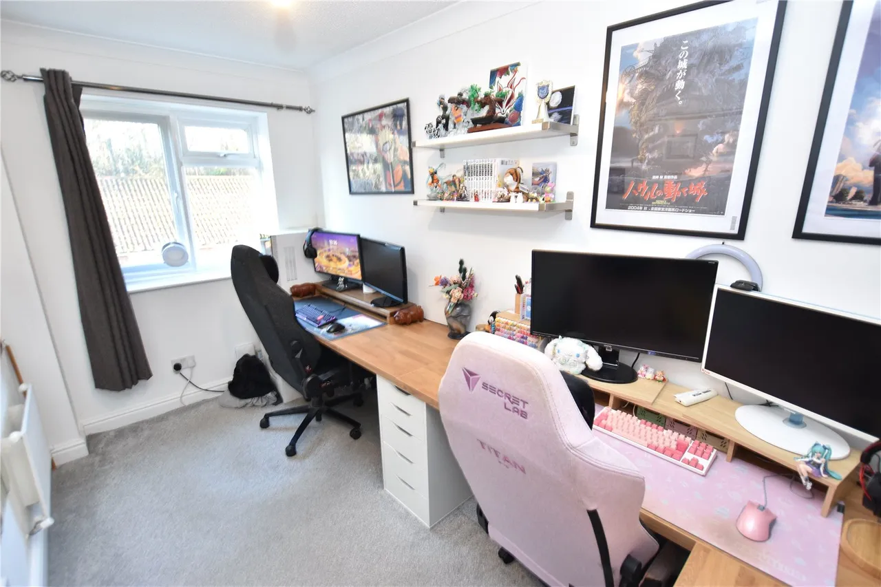 Juniper Road, Farnborough, Hampshire, GU14 9XU, photo 5