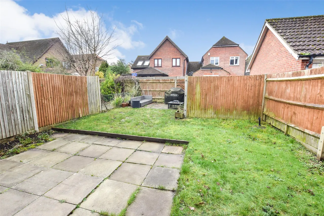 Juniper Road, Farnborough, Hampshire, GU14 9XU, photo 4
