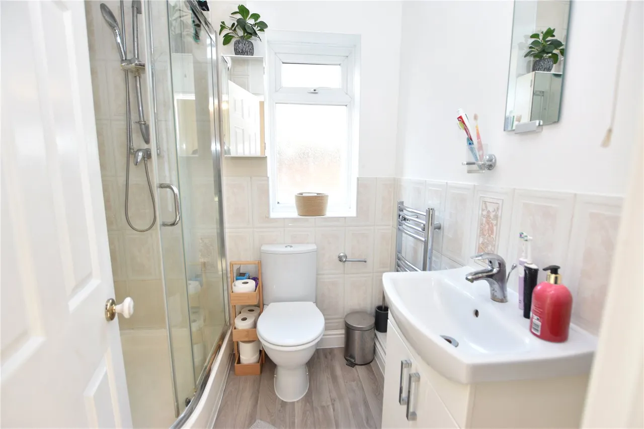 Juniper Road, Farnborough, Hampshire, GU14 9XU, photo 7