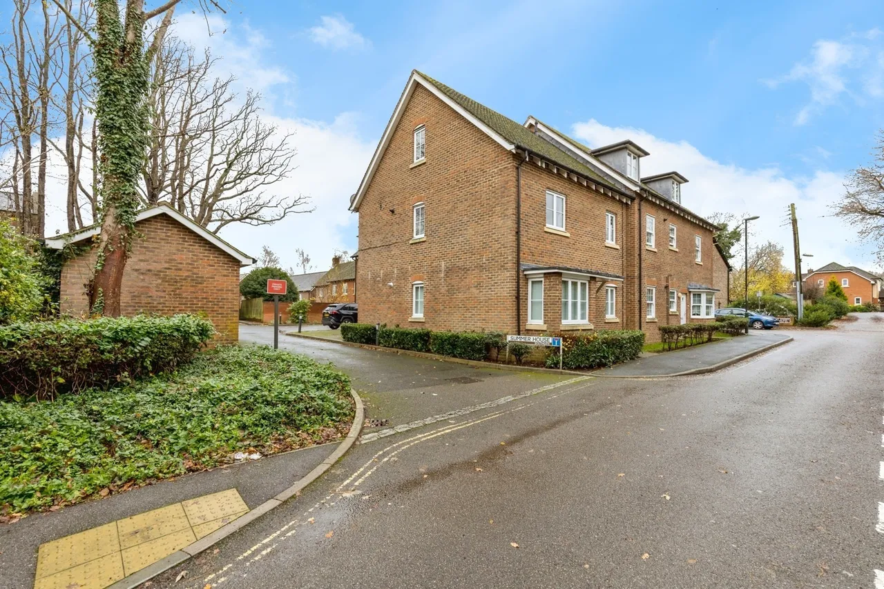 Oak Road, Crawley, RH11, photo 14