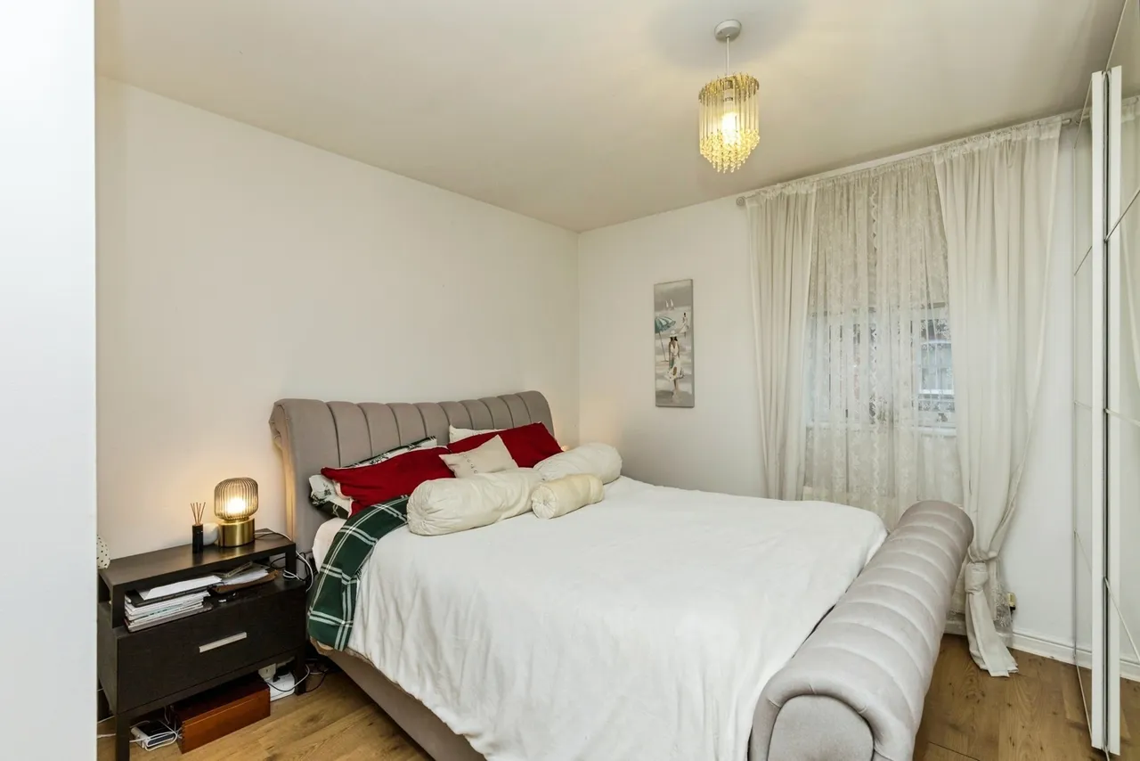 Oak Road, Crawley, RH11, photo 3