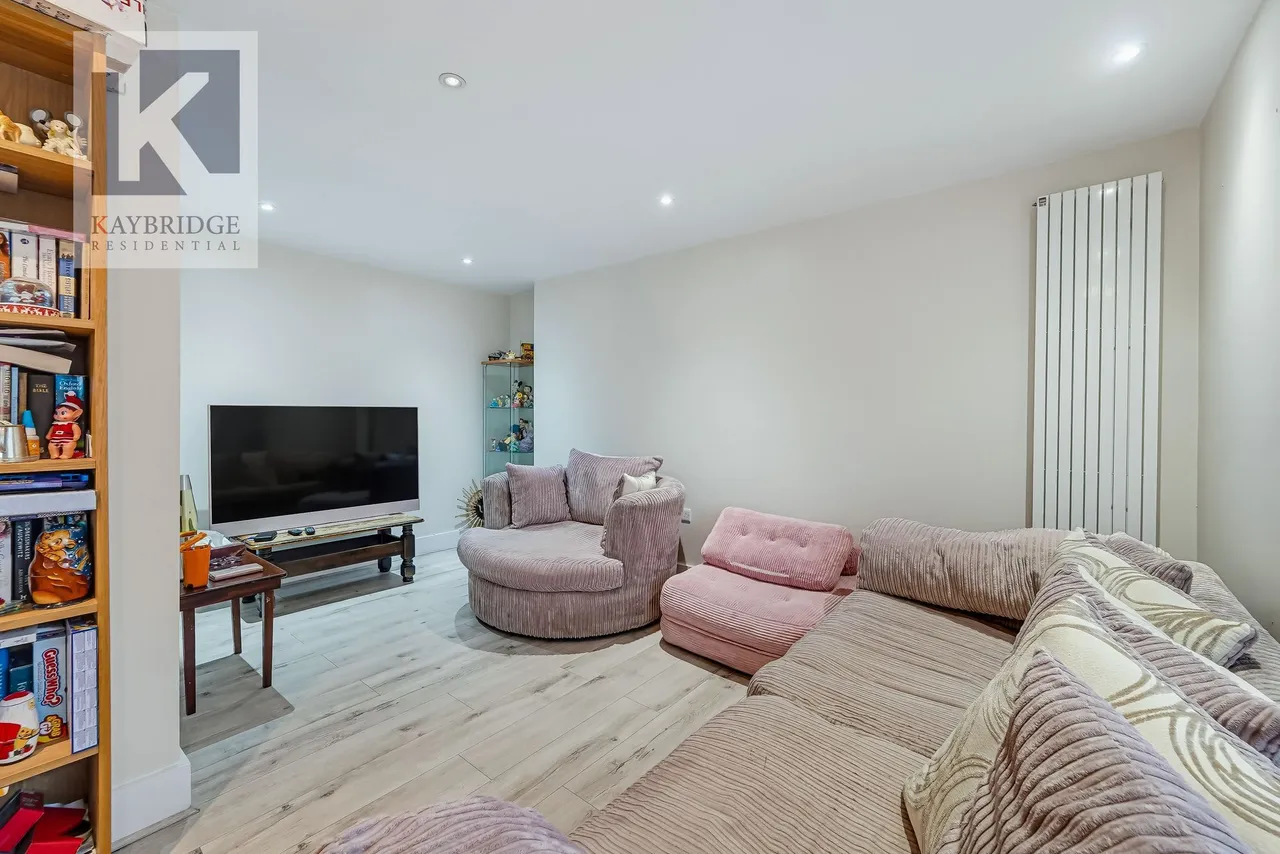 Ruxley Lane, Epsom, KT19, photo 2