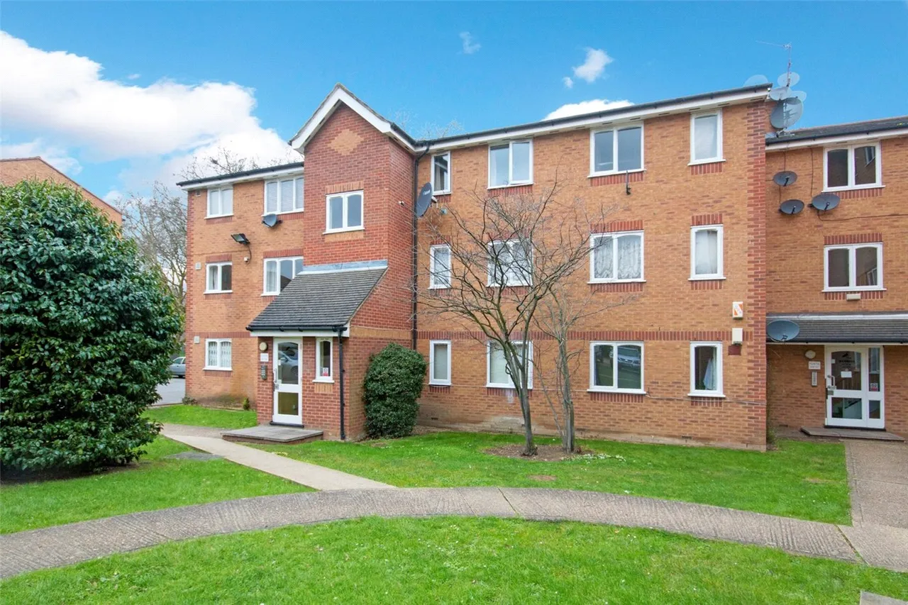 1 bed flat for sale, Grinstead Road, London, SE8