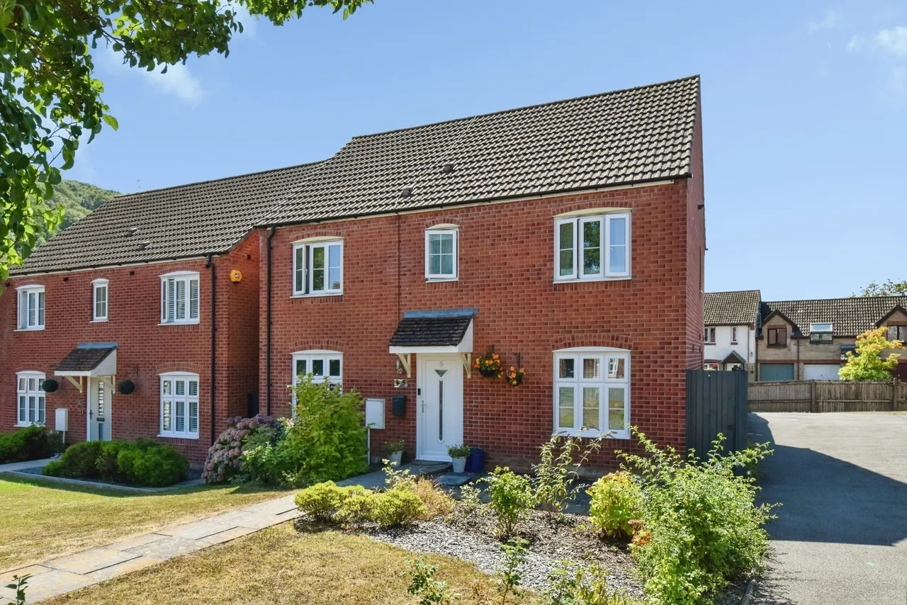 4 bed house for sale, Llys Rhaeadr, Godrergraig, SA9