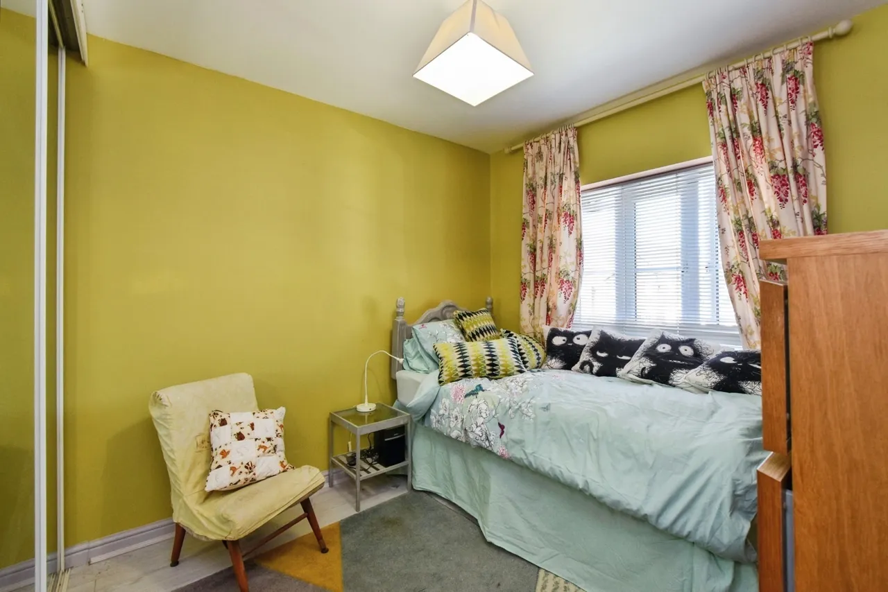 Llys Rhaeadr, Godrergraig, SA9, photo 17