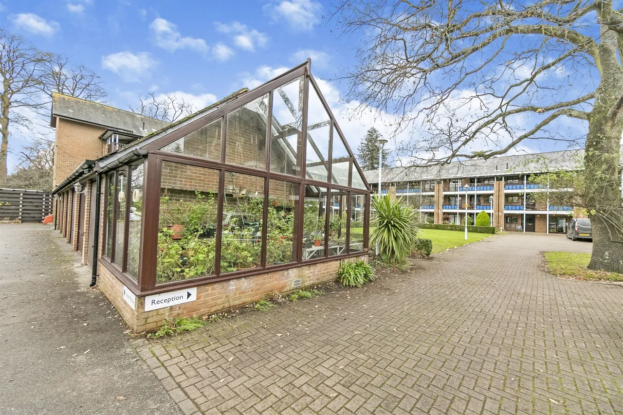 Emmbrook Court, Reading, RG6, photo 16
