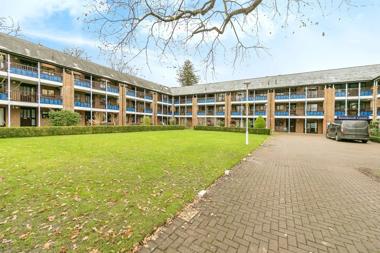 Emmbrook Court, Reading, RG6, photo 17