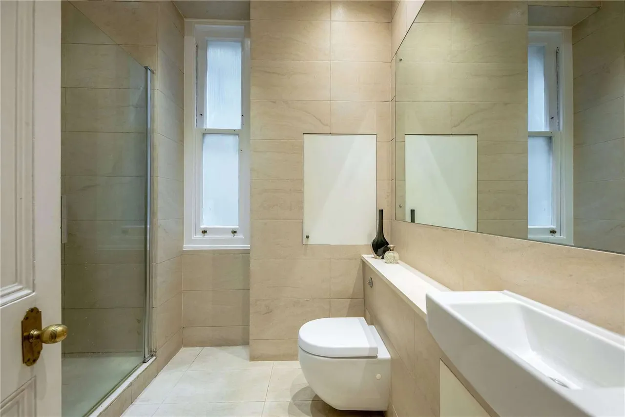 Wynnstay Gardens, London, W8, photo 12