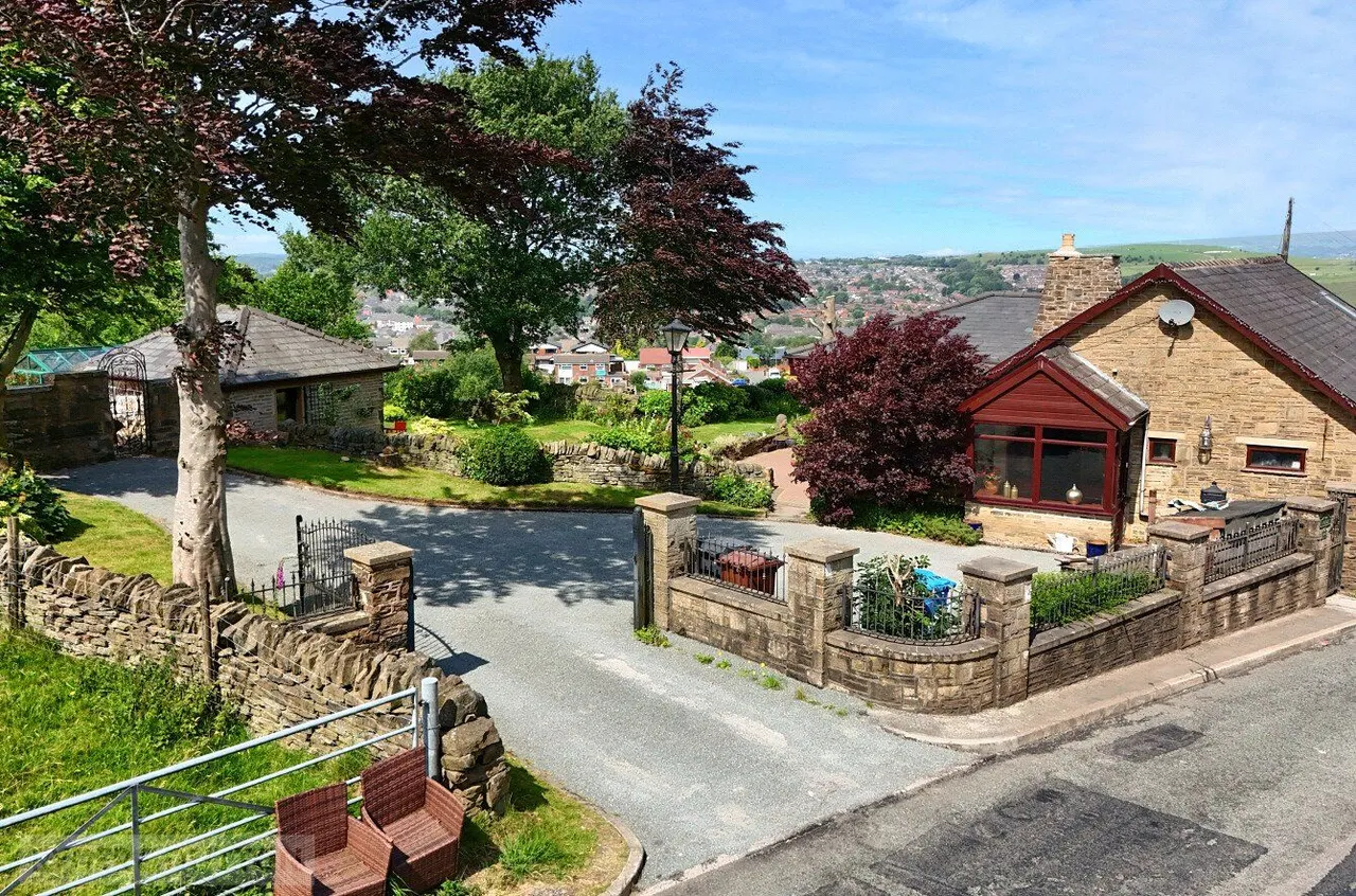 Grains Road, Shaw, OL2, photo 30