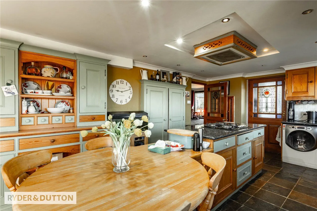 Grains Road, Shaw, OL2, photo 11