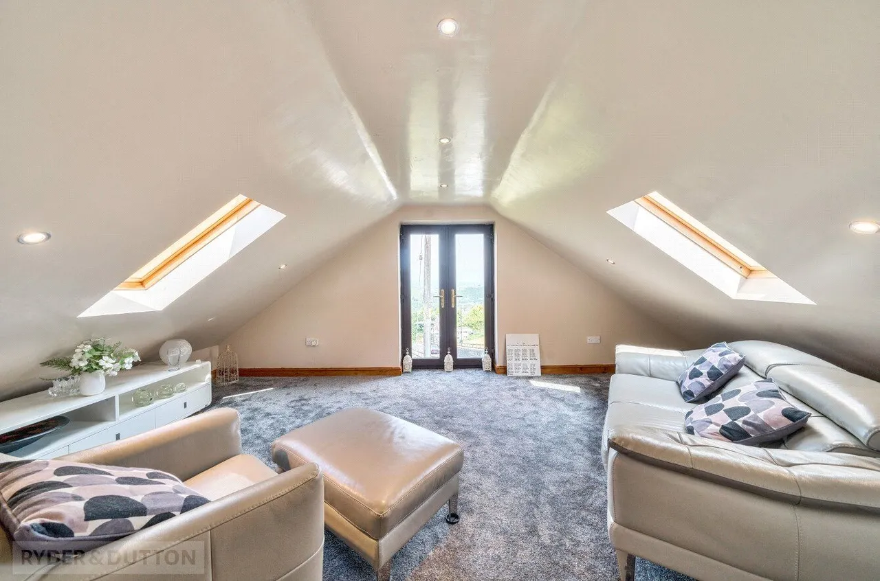 Grains Road, Shaw, OL2, photo 20