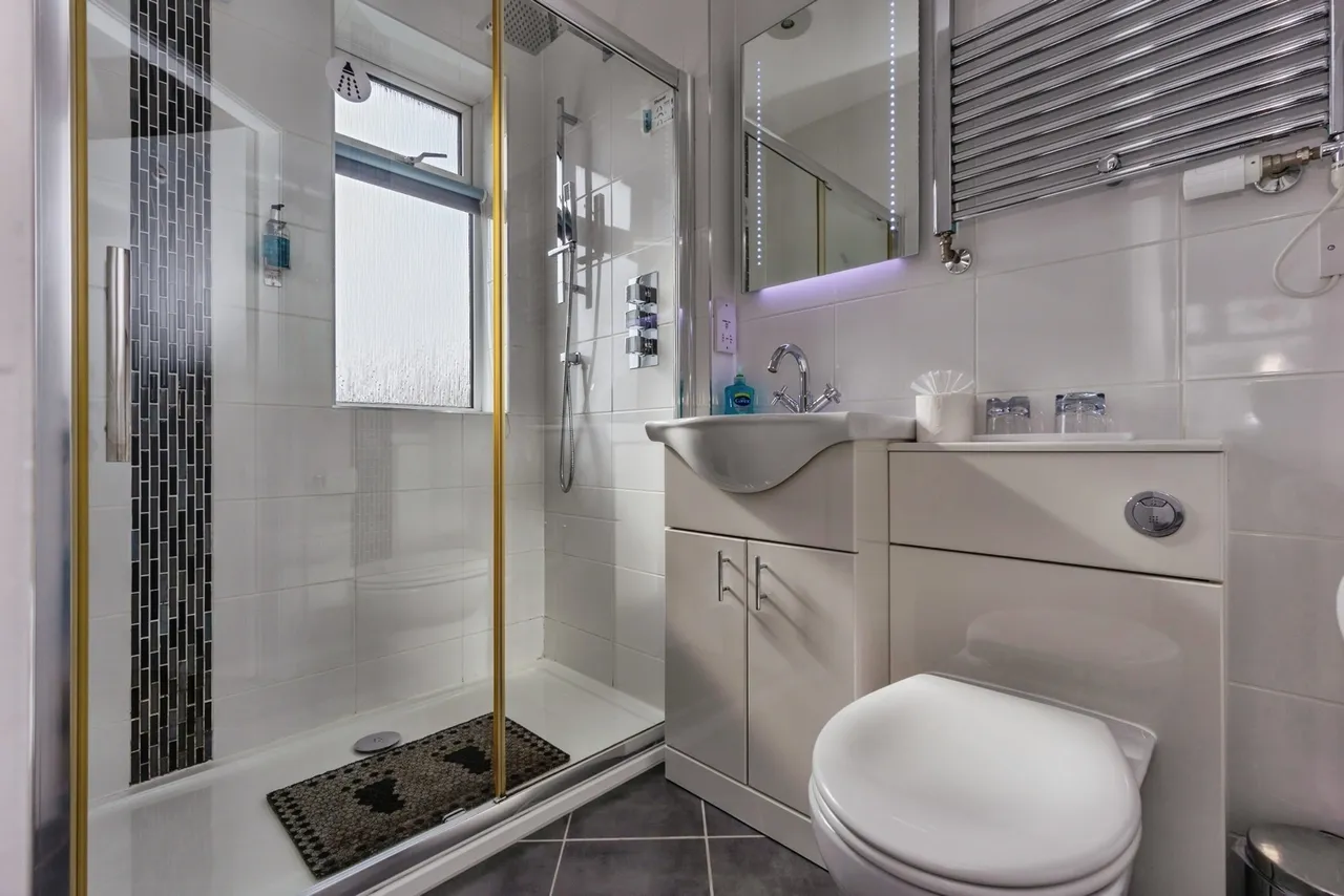 Knutsford Road, Wilmslow, Cheshire, SK9, photo 17
