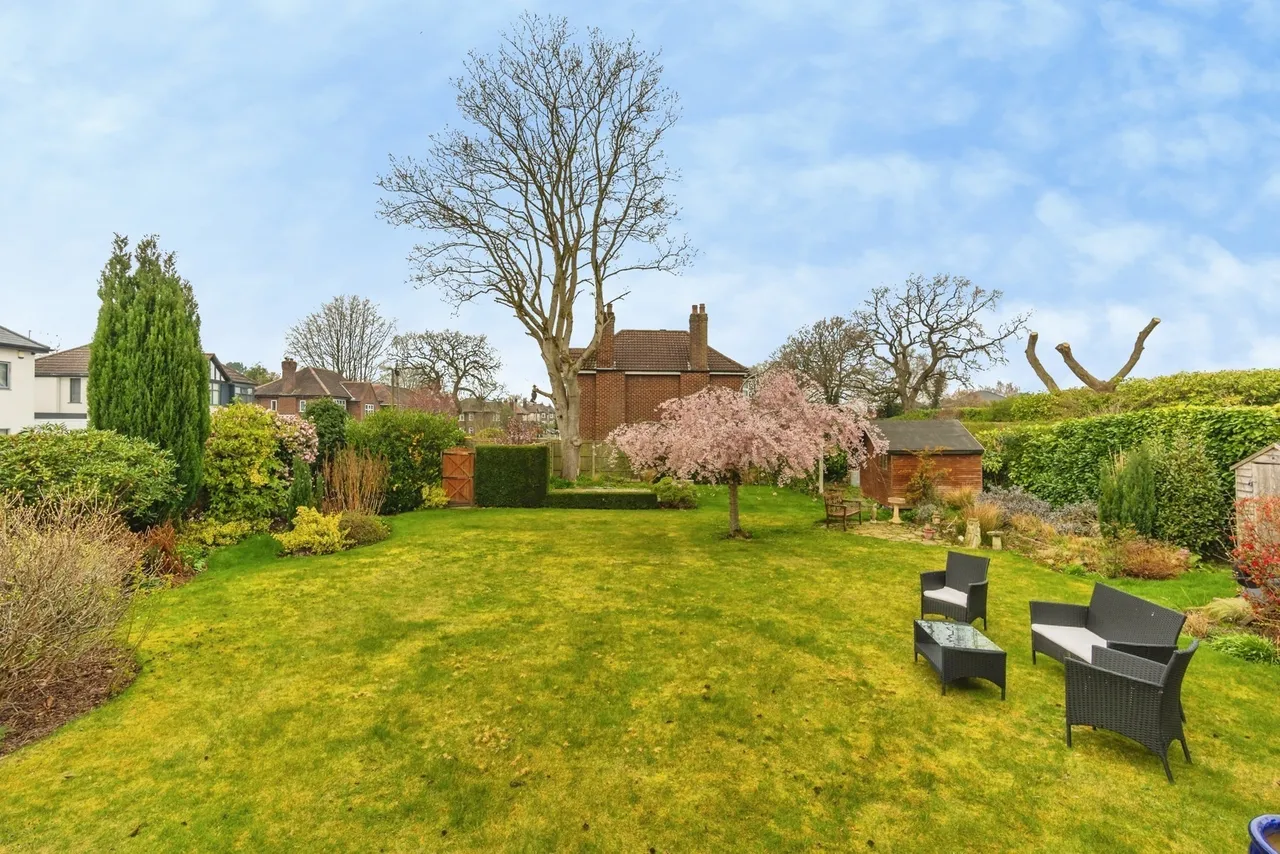 Knutsford Road, Wilmslow, Cheshire, SK9, photo 12