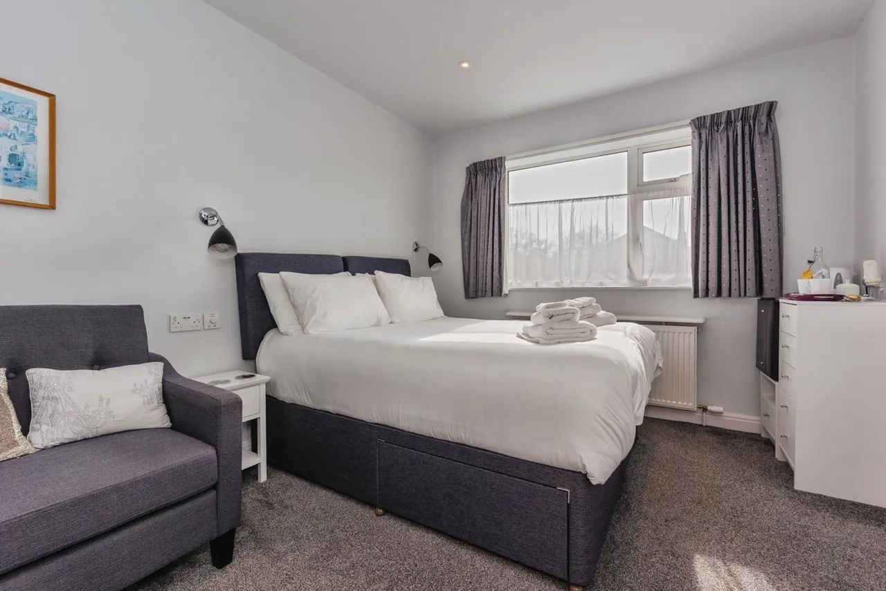 Knutsford Road, Wilmslow, Cheshire, SK9, photo 18