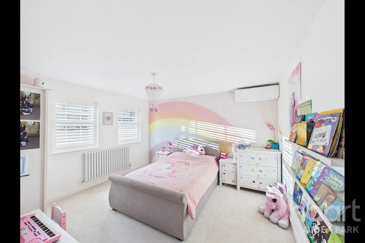Dickens Way, Romford, RM1, photo 27