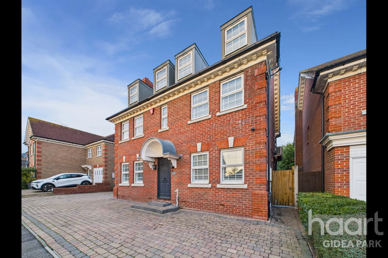 Dickens Way, Romford, RM1, photo 45