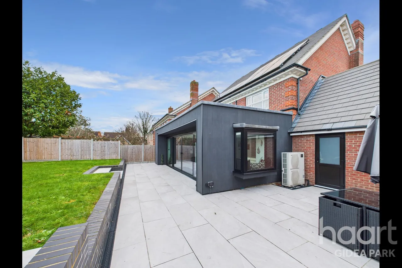 Dickens Way, Romford, RM1, photo 38