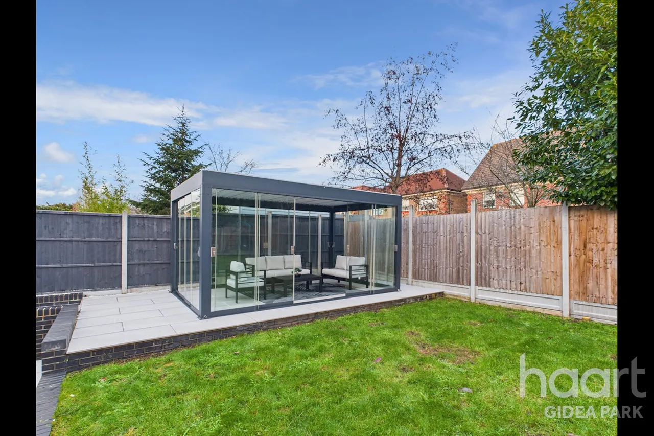 Dickens Way, Romford, RM1, photo 41