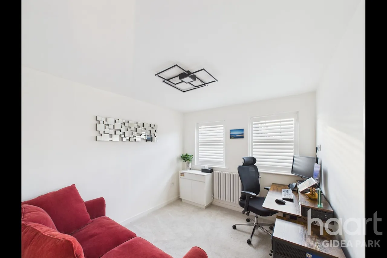 Dickens Way, Romford, RM1, photo 26
