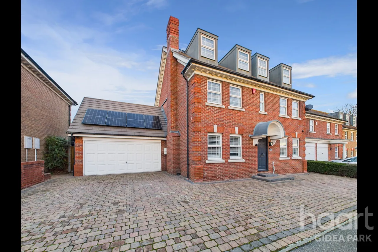 Dickens Way, Romford, RM1, photo 4