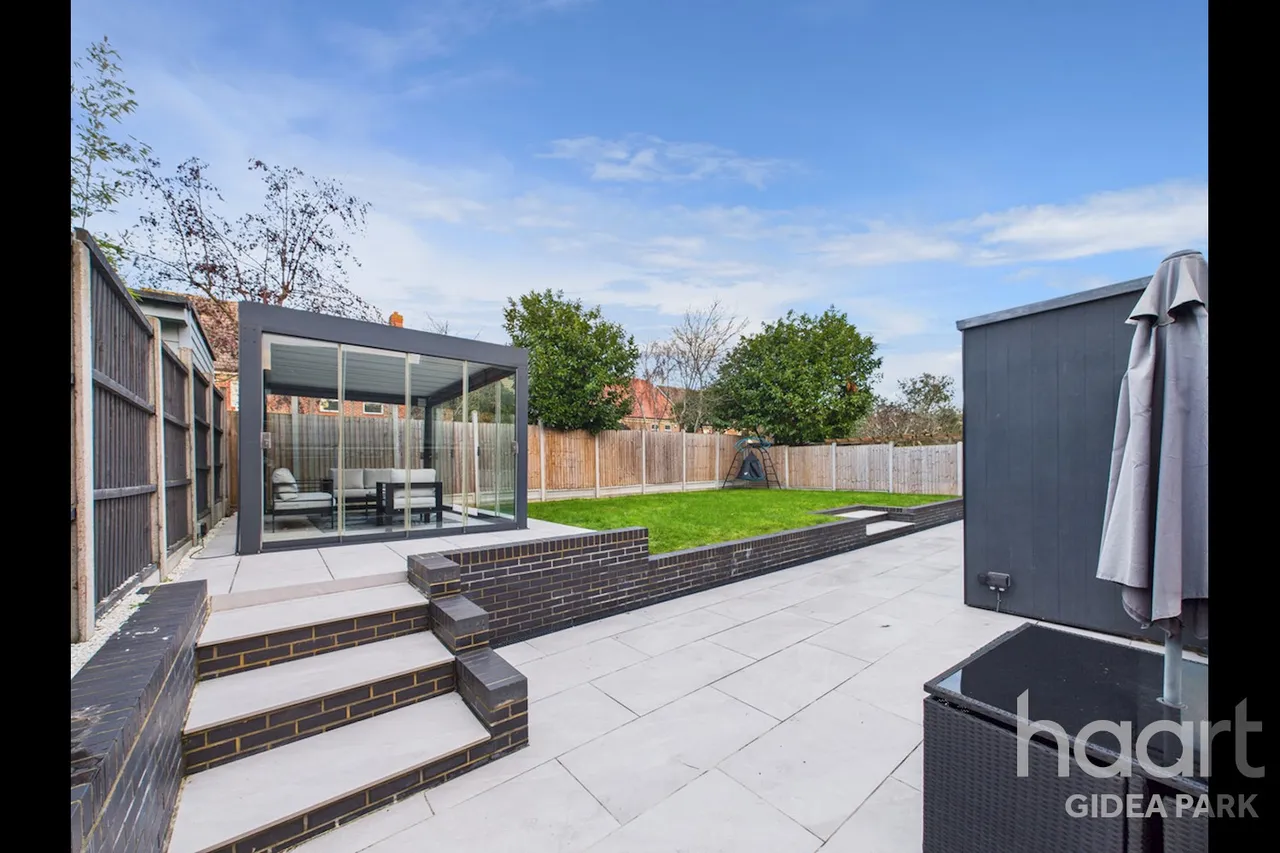 Dickens Way, Romford, RM1, photo 37