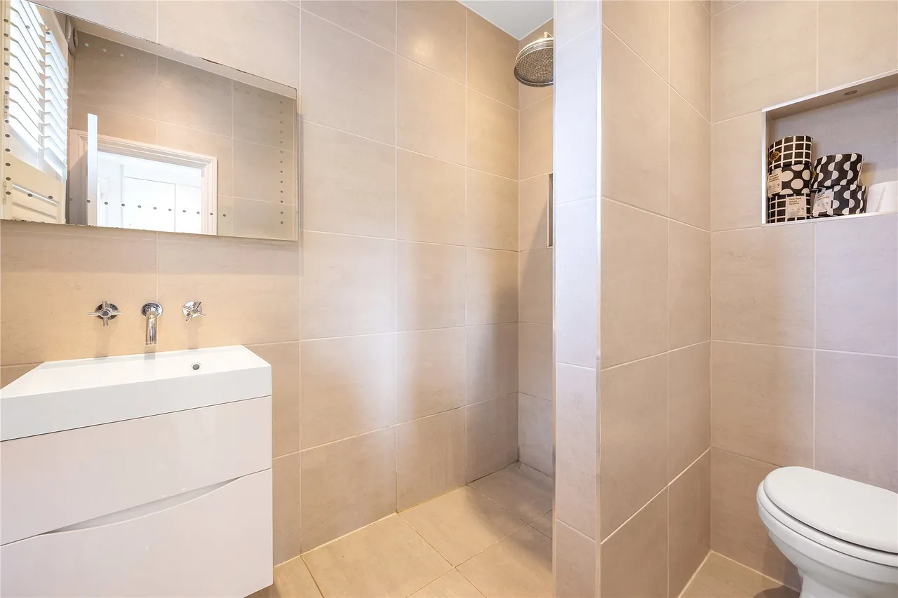 Upham Park Road, London, W4, photo 9