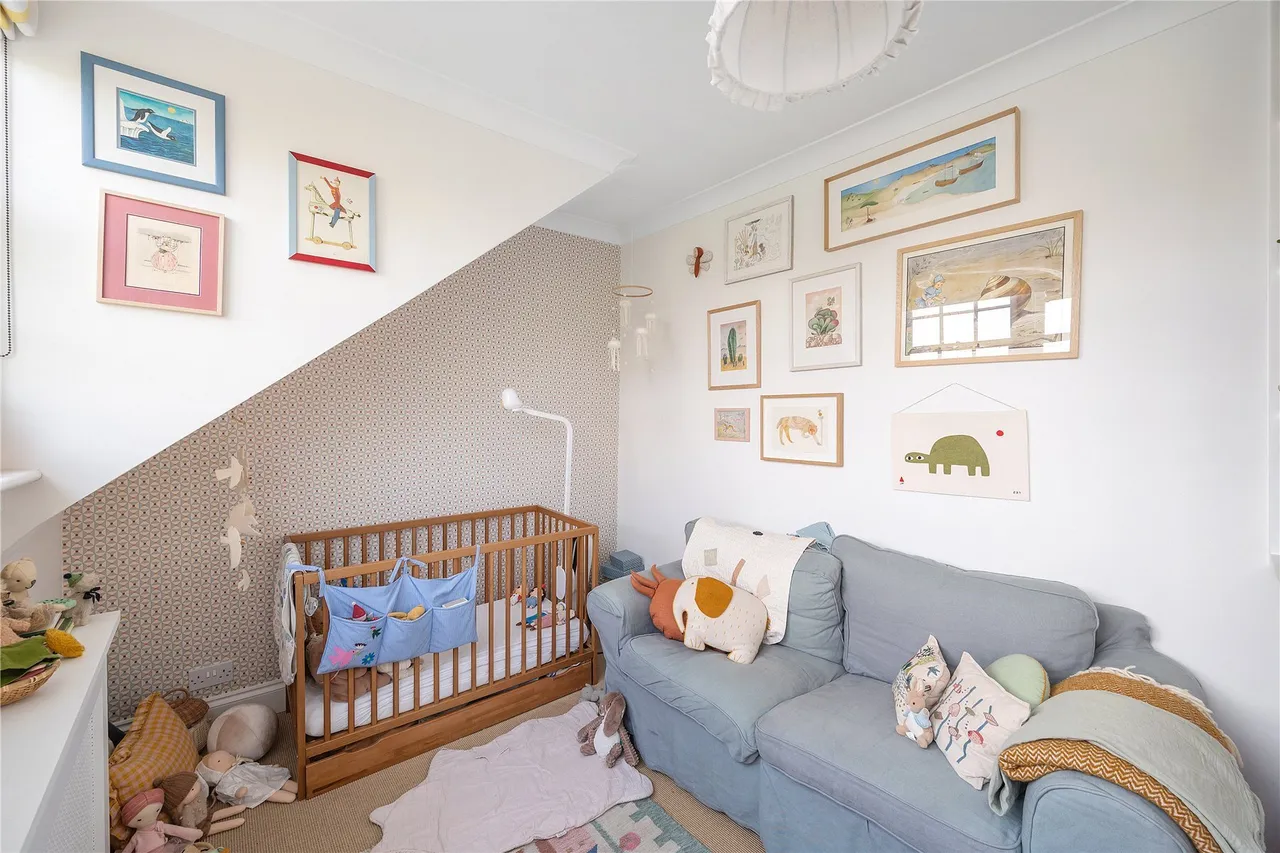 Upham Park Road, London, W4, photo 17