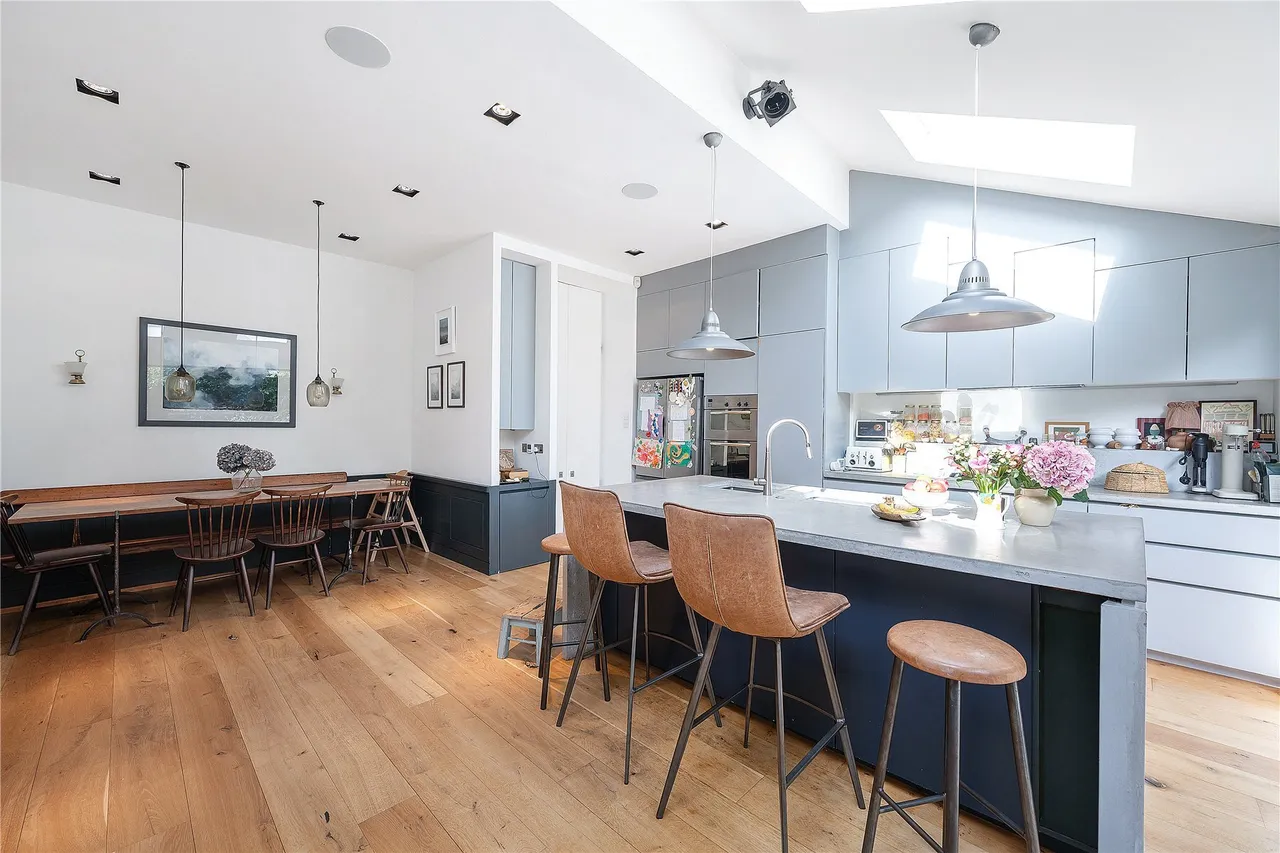Upham Park Road, London, W4, photo 2
