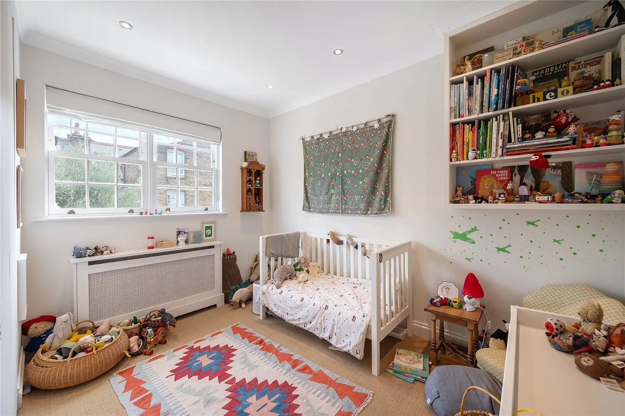 Upham Park Road, London, W4, photo 14