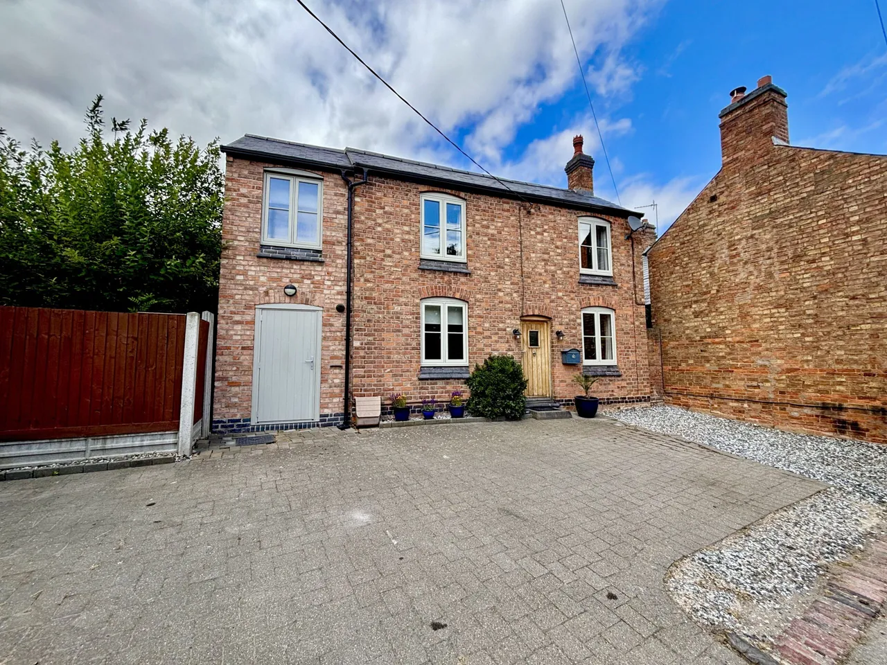 4 bed house for sale — Leicester Road, Sharnford, Hinckley, LE10 3PR
