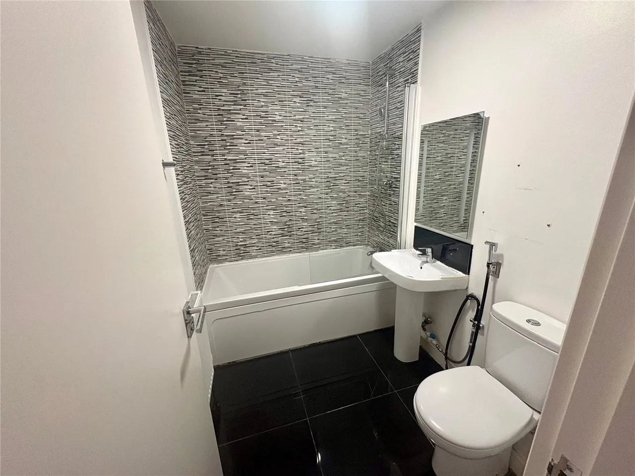 Norfolk Avenue, Huddersfield, West Yorkshire, HD2, photo 13