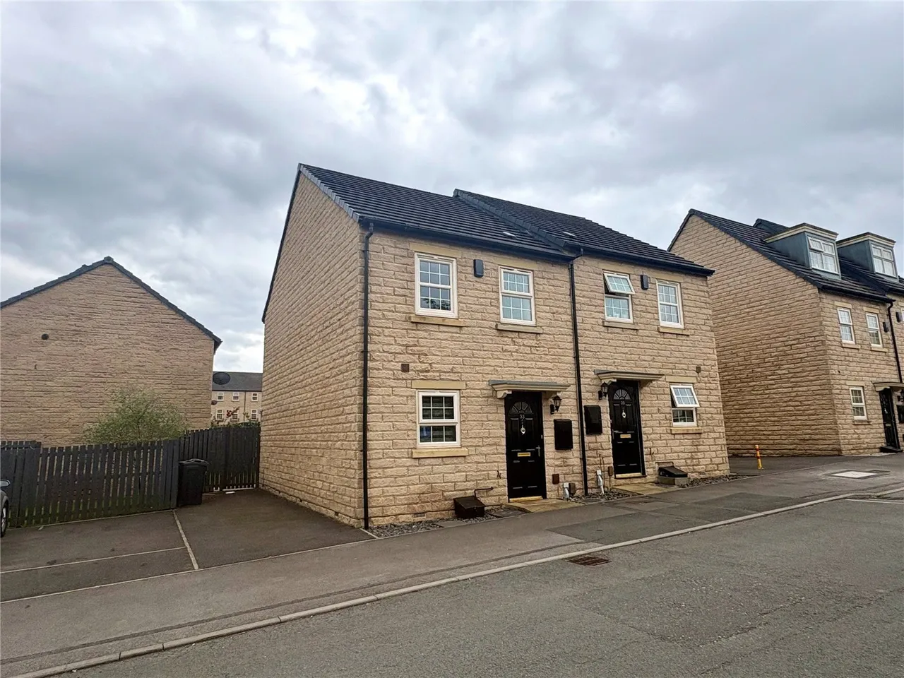 3 bed house for sale — Norfolk Avenue, Huddersfield, West Yorkshire, HD2