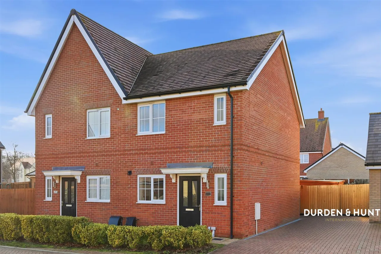 2 bed house for sale, Memorial Way, Colchester, CO4