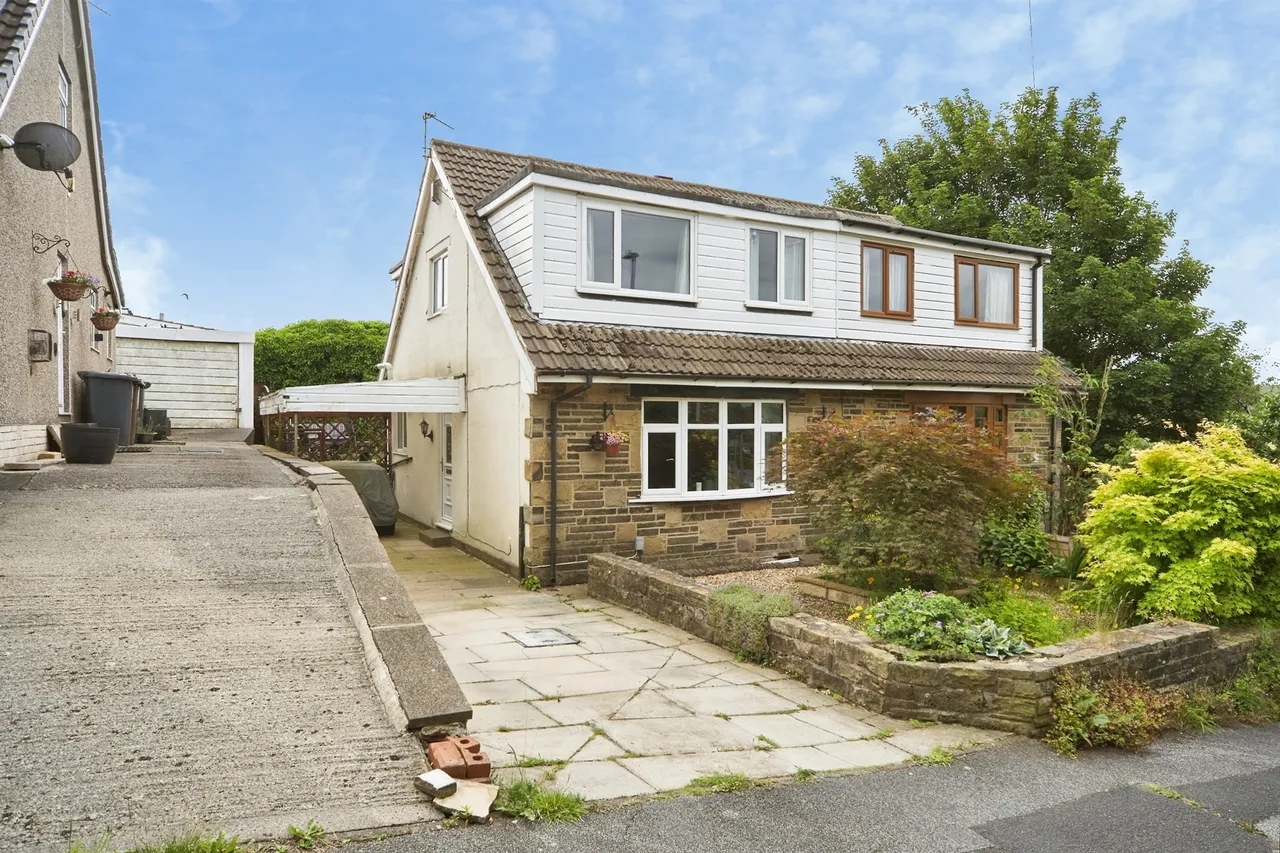 3 bed house for sale — Harcourt Avenue, Thornton, Bradford