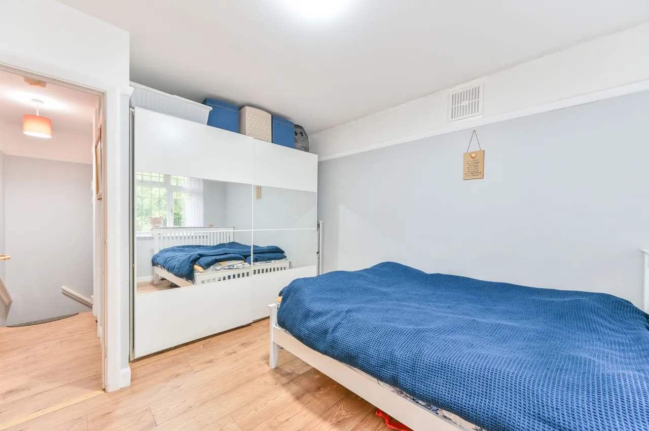 Greenford, UB6, photo 9
