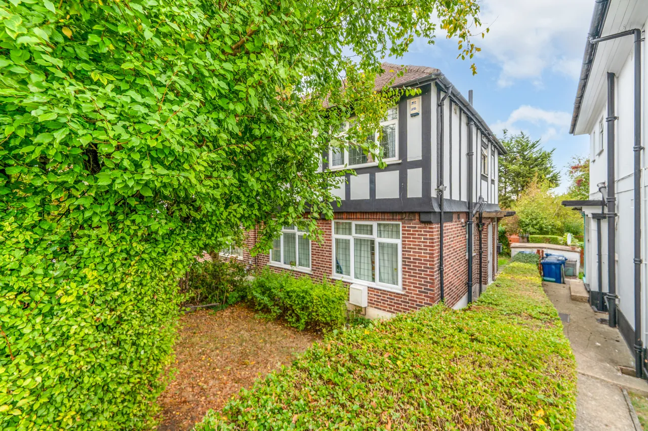 Greenford, UB6, photo 8