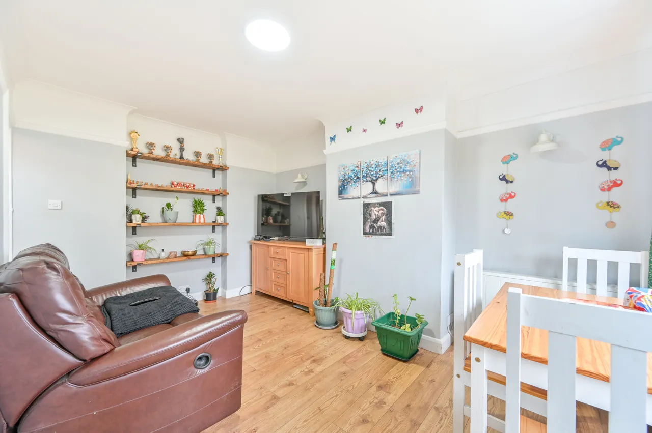 Greenford, UB6, photo 5