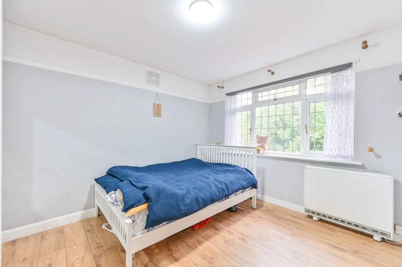 Greenford, UB6, photo 4