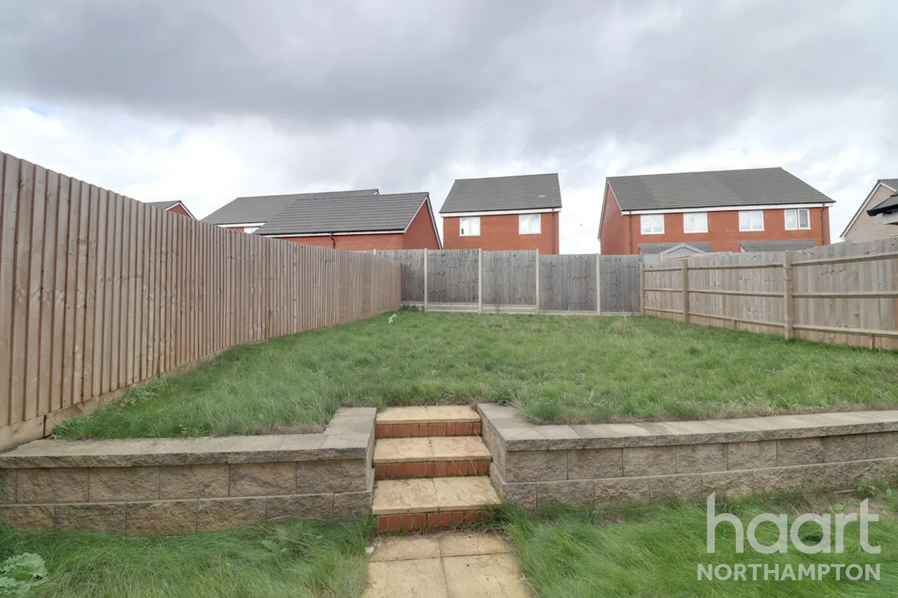 Haystack Close, NN8, photo 12
