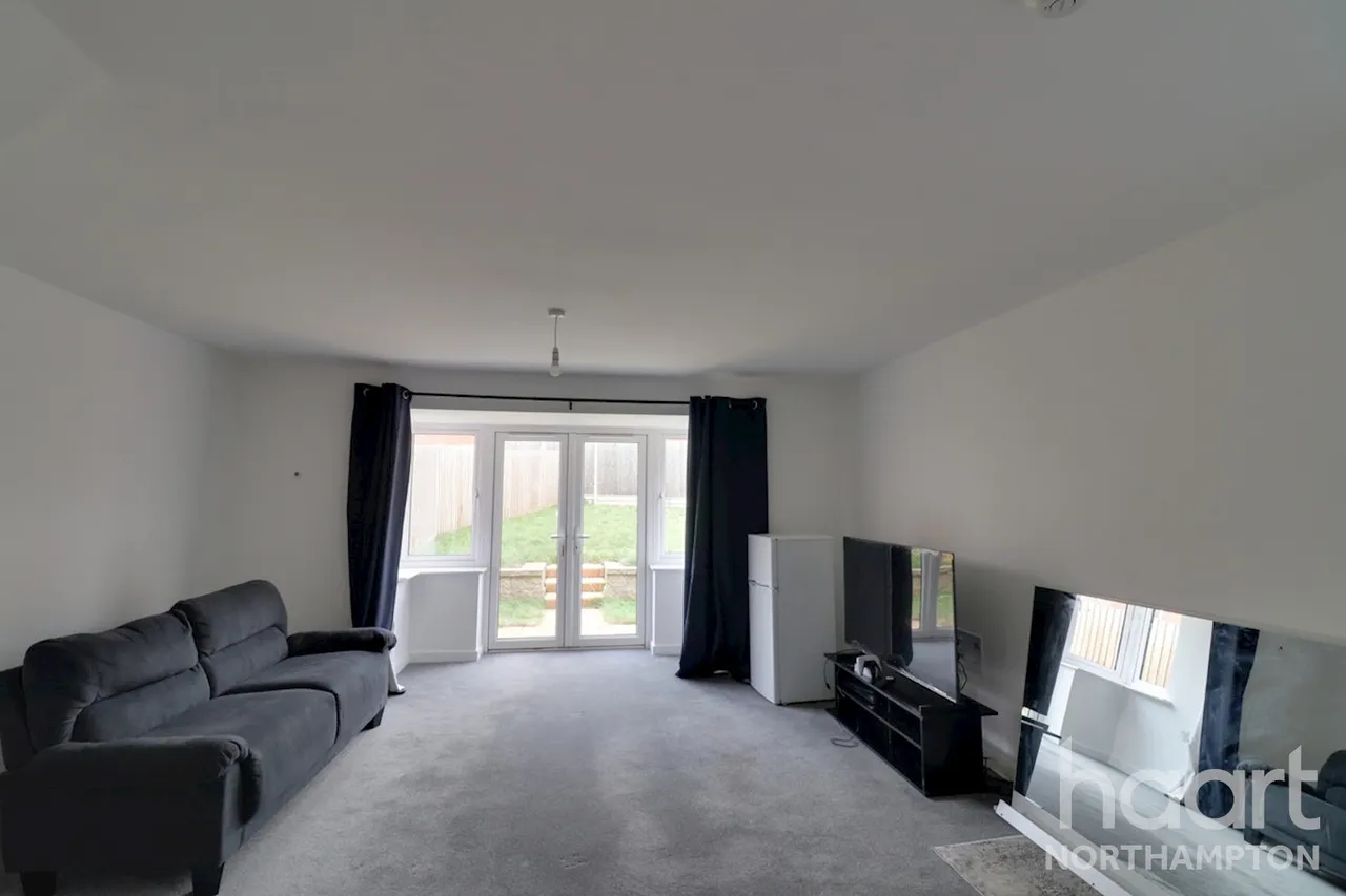 Haystack Close, NN8, photo 2