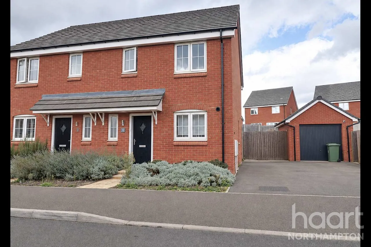1 bed house to rent, Haystack Close, NN8