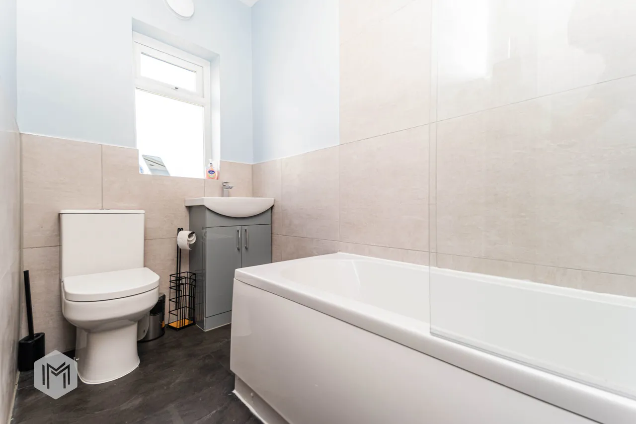 Hough Lane, Bromley Cross, Bolton, BL7 9DB, photo 12